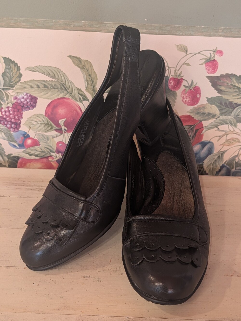 BORN Women's Crown Black Leather Slingback Comfort Shoes Heels Sz 8.5